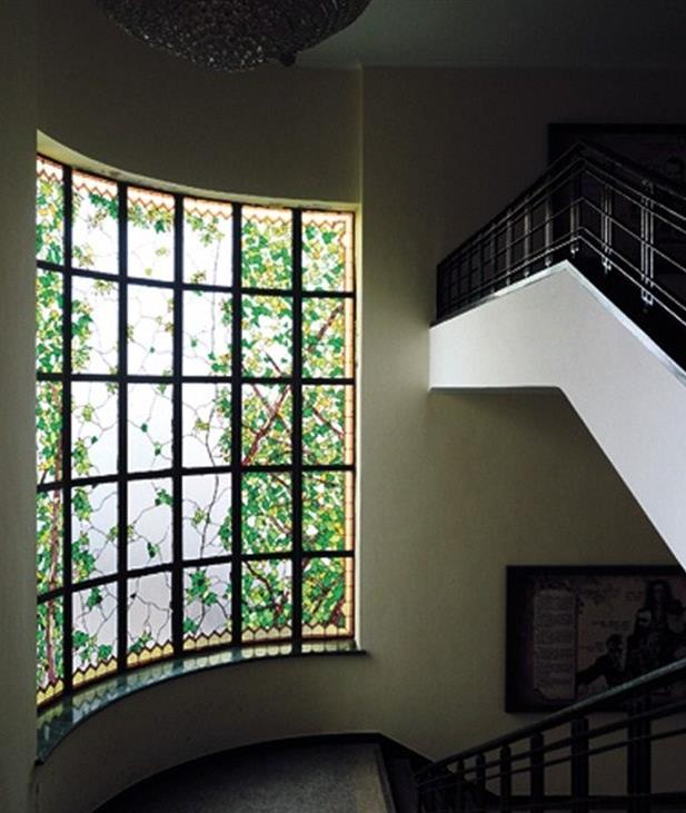 Aurora College design became reflection of its altered function
