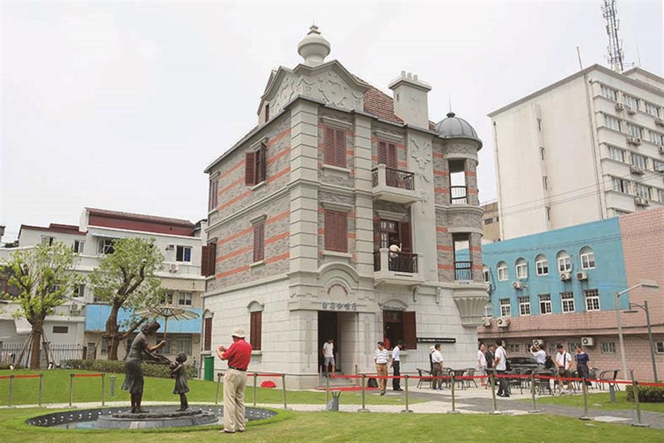 Loop circuit connects pockets of Old Shanghai
