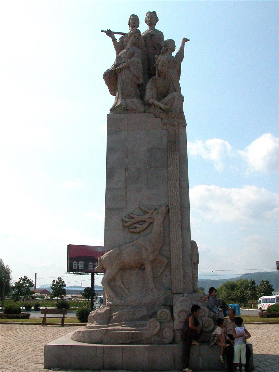 Tale of three cities and 40 tombs