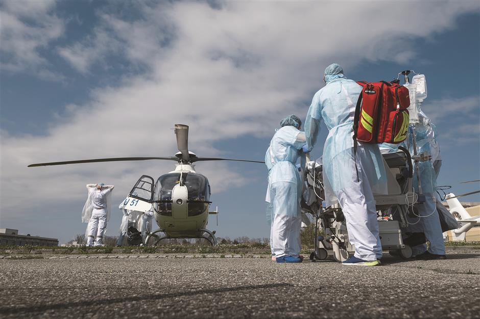 Heroic medical staff on front line of global epidemic battle