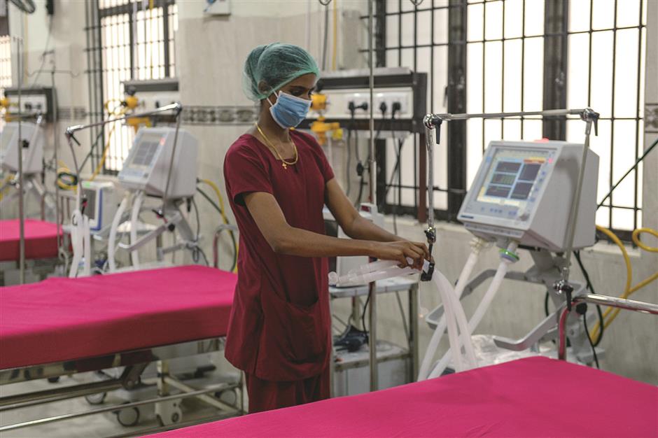 Heroic medical staff on front line of global epidemic battle
