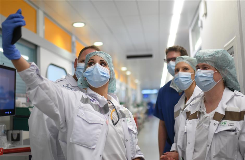 Heroic medical staff on front line of global epidemic battle