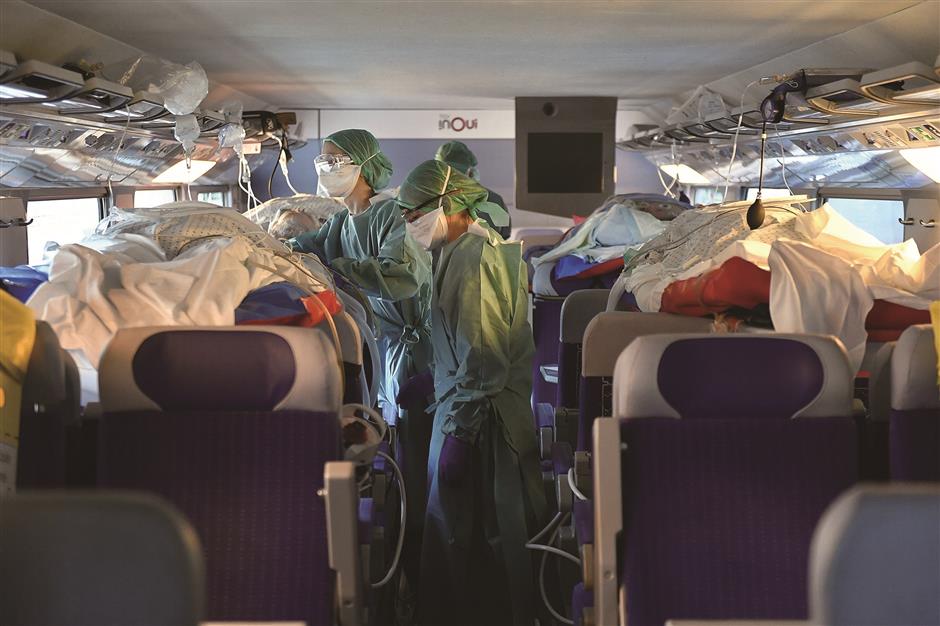 Heroic medical staff on front line of global epidemic battle