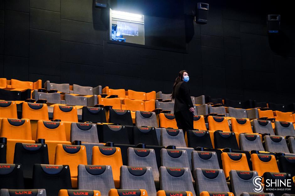 No popcorn, but film buffs are back in seats