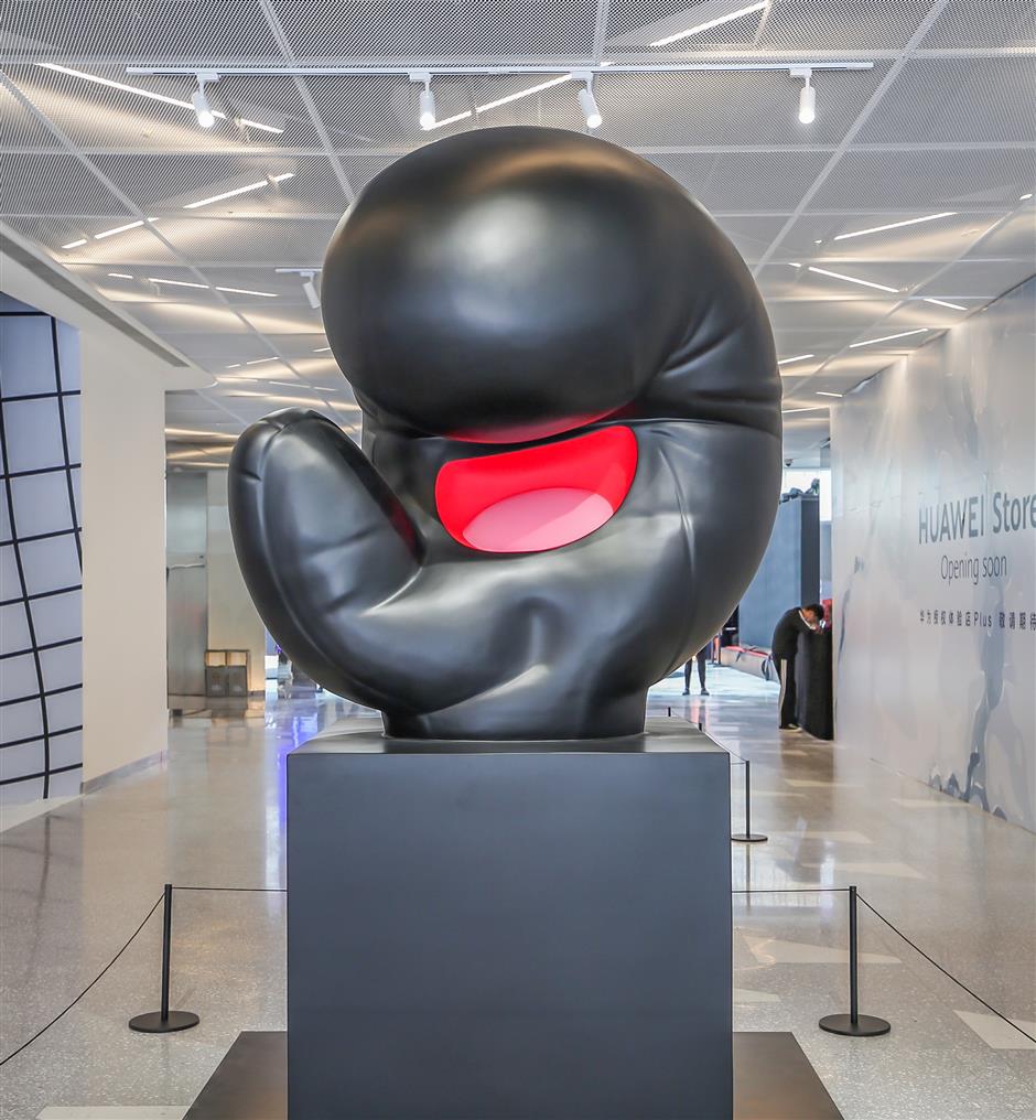 Shopping mall hosts modern sculpture show