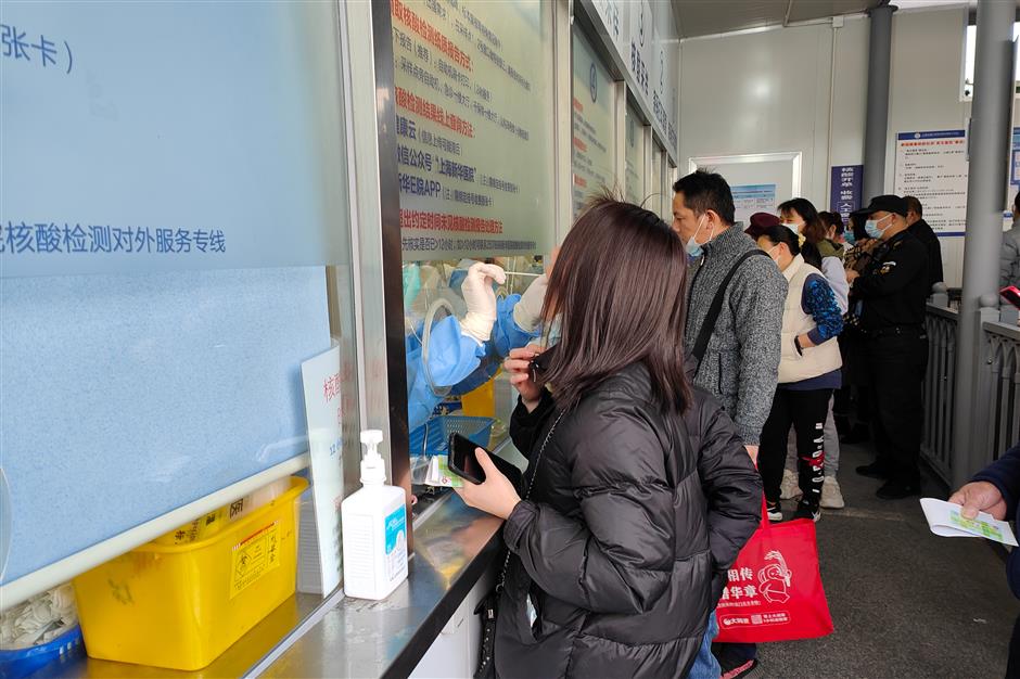 Twelve new local COVID-19 cases suspected of coming from overseas