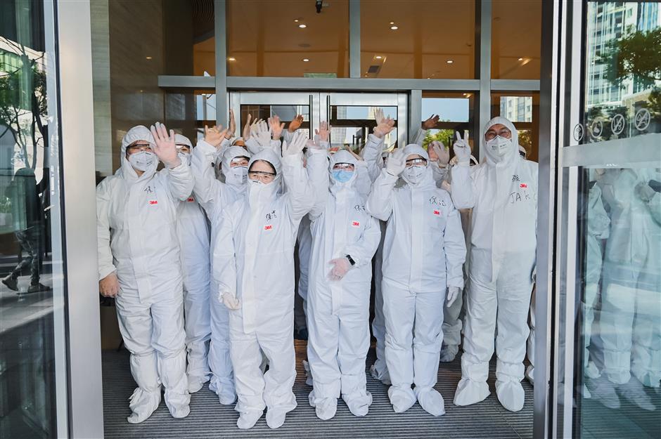 Floral farewell for workers leaving quarantine