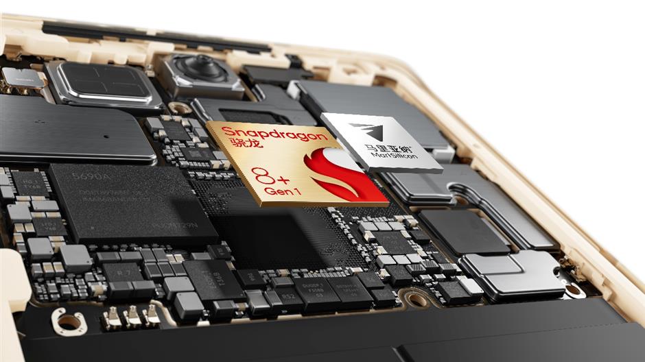 Top Chinese smartphone brands unveil advanced flagship models