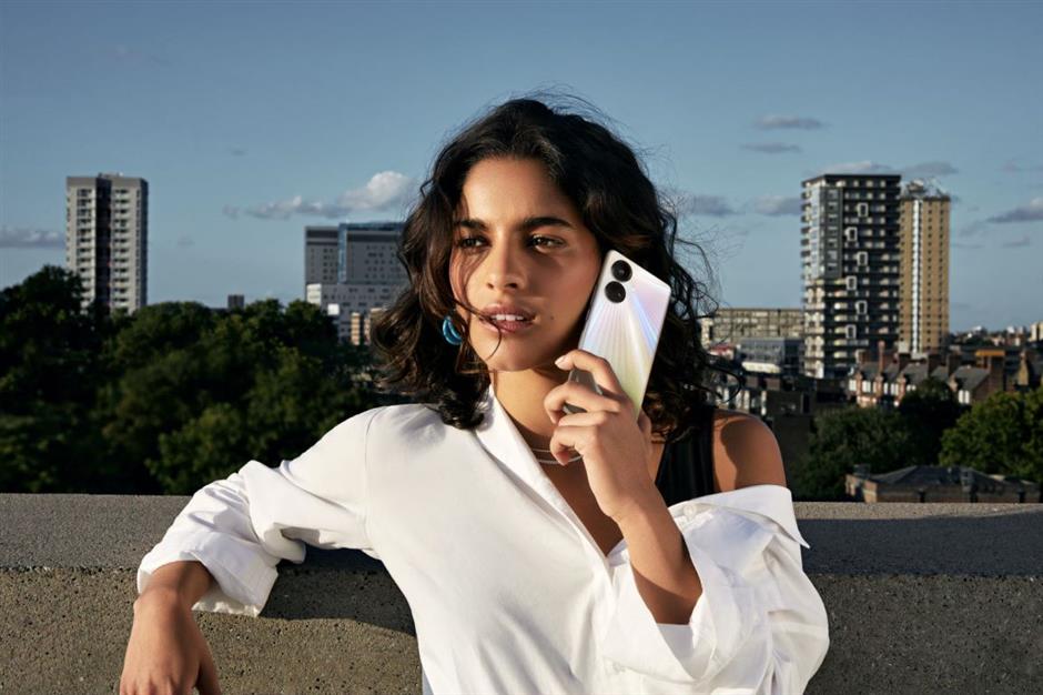 Top Chinese smartphone brands unveil advanced flagship models