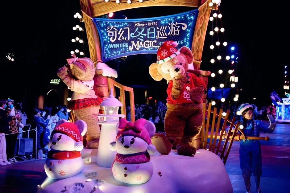 Shanghai Disneyland 2021 store Christmas Holidays Snowman Olu Mel