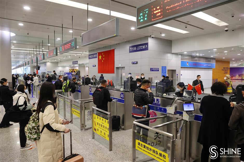 Shanghai greets first international arrivals, with no COVID limitations
