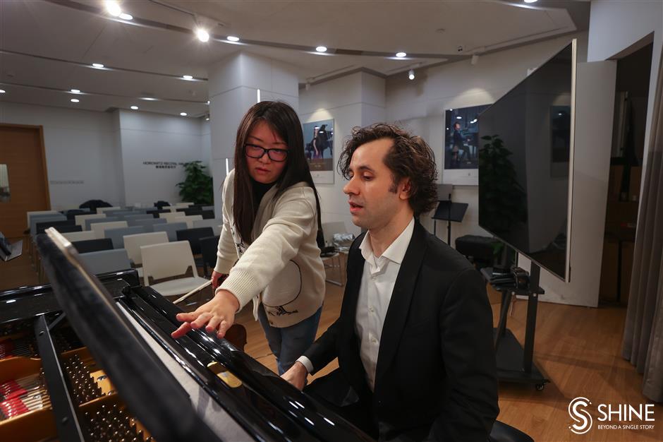 Shanghai-based Spaniard builds up fan base tickling the ivories