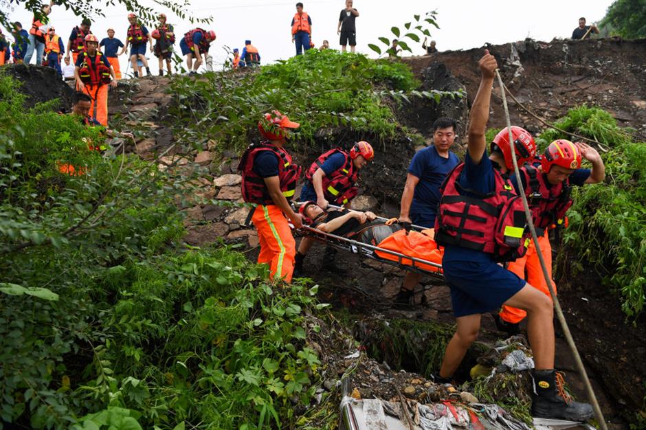 Grassroots flood heroes: Ordinary individuals, extraordinary deeds