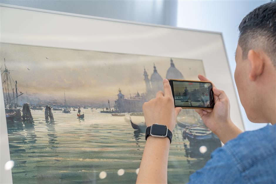 International artists capture beauty of North Bund