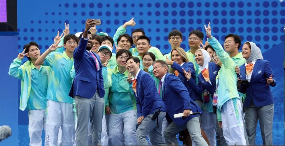 Foreign volunteers excel at Hangzhou Asiad