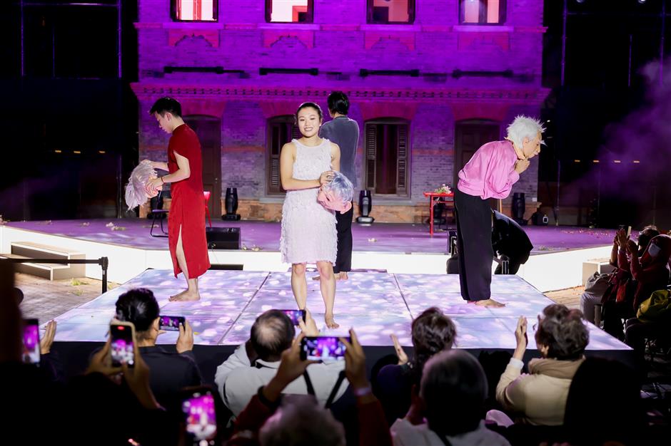 Modern artfest lights up <i>shikumen</i> alleys