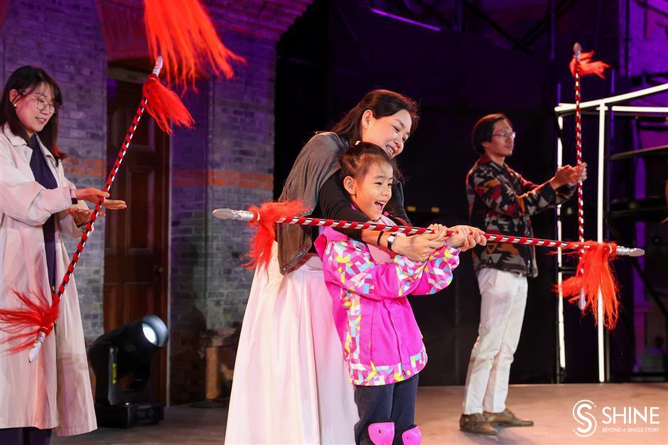 Modern artfest lights up <i>shikumen</i> alleys