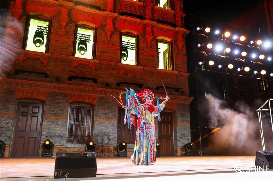 Modern artfest lights up <i>shikumen</i> alleys