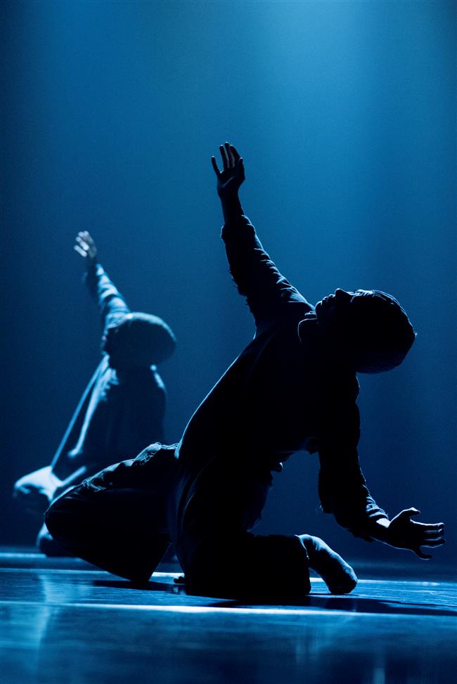 Contemporary hip-hop dance delves into deep struggles
