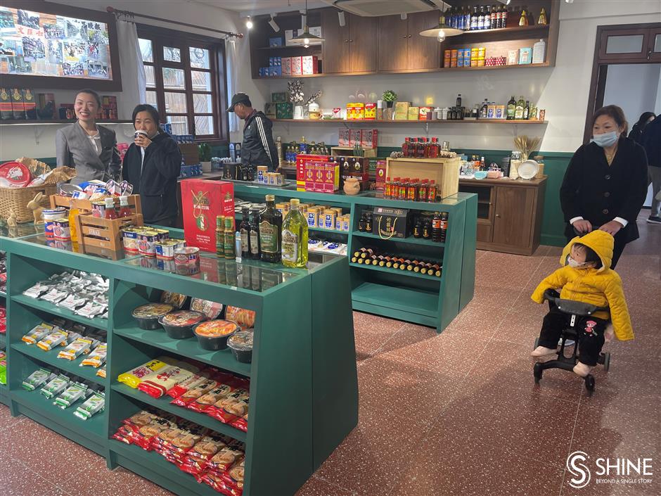 Exhibition showcases workers' community in 1950s Shanghai